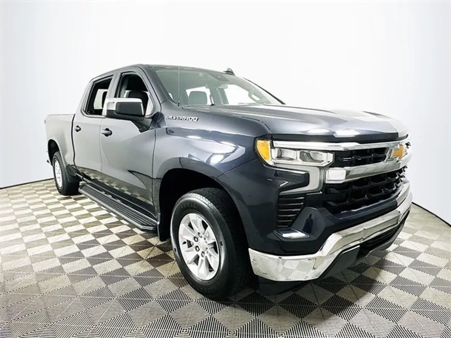 2024 Chevrolet Silverado 1500 LT photo 1