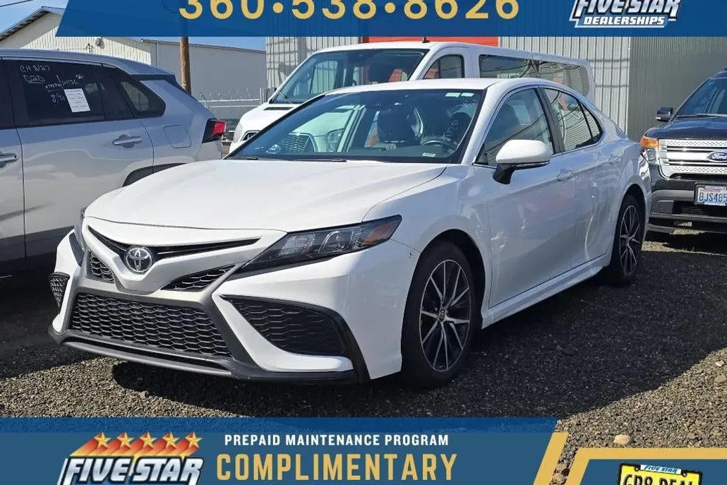 2024 Toyota Camry SE photo 1