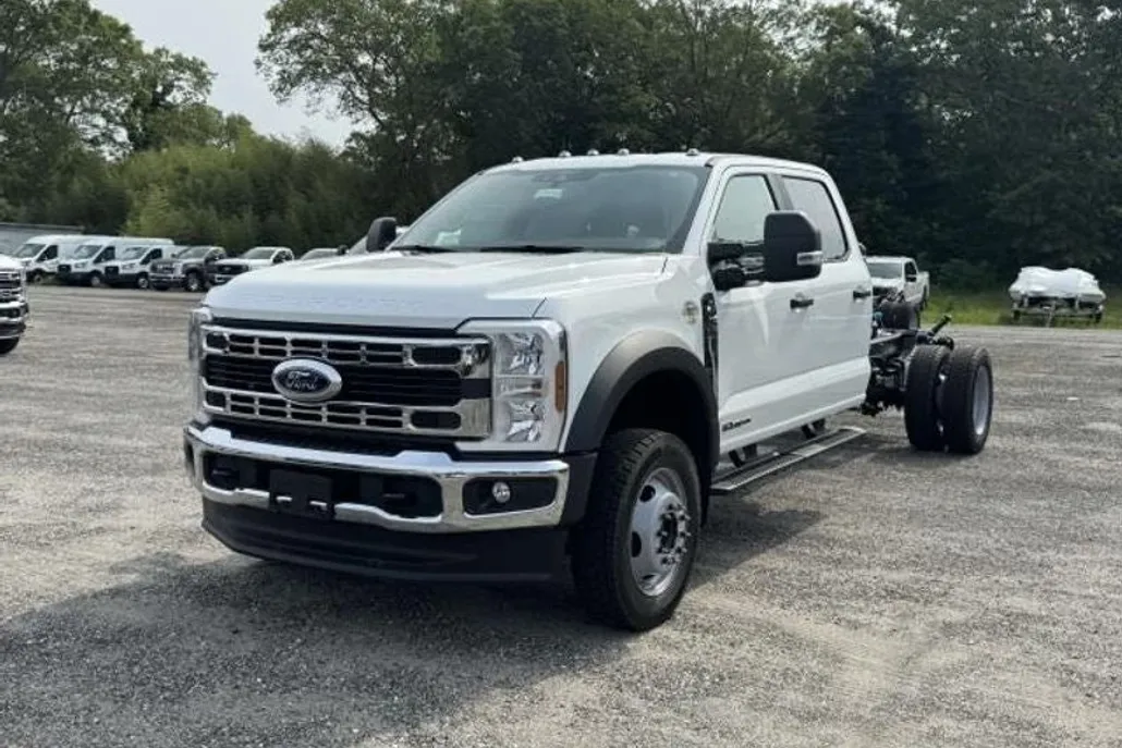 2025 Ford F-550 XL photo 1