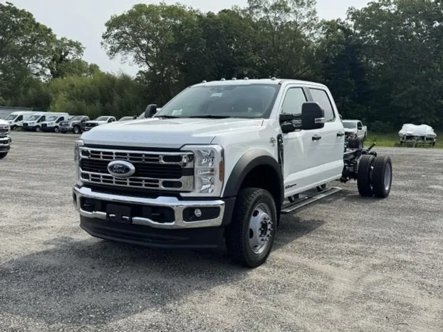 2025 Ford F-550 XL photo 1