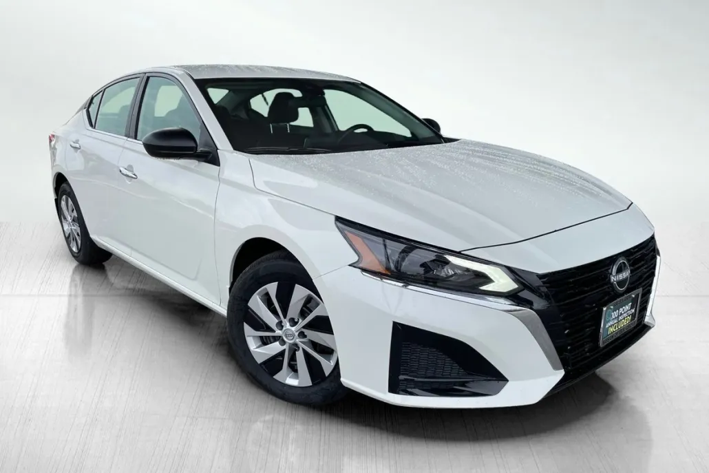 2025 Nissan Altima S photo 1