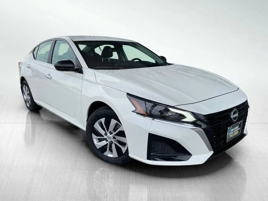 2025 Nissan Altima S photo 1