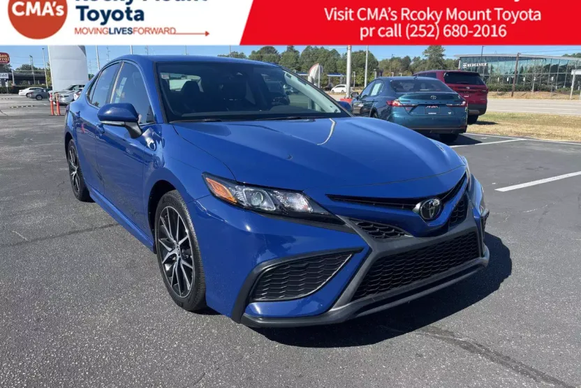 2023 Toyota Camry SE photo 1