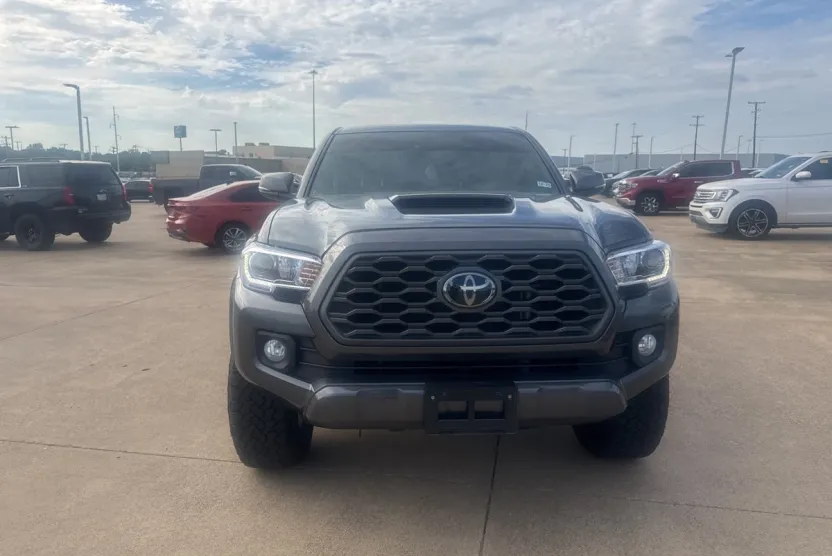2023 Toyota Tacoma TRD Sport photo 1