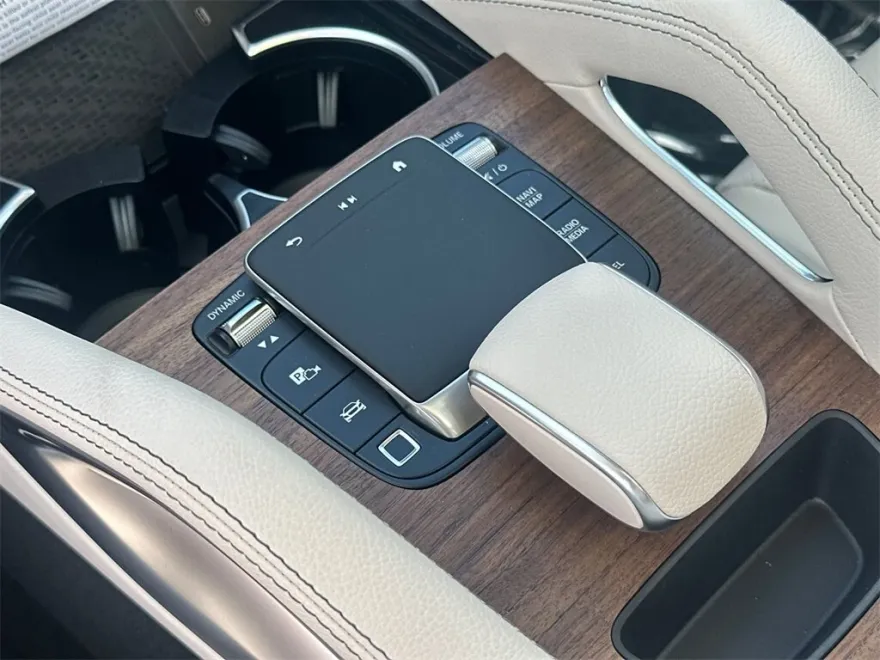 2025 Mercedes Benz GLE 350 4MATIC photo 1