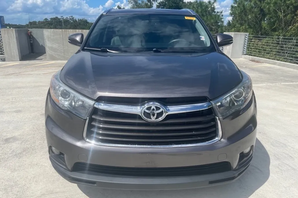 2016 Toyota Highlander XLE photo 1