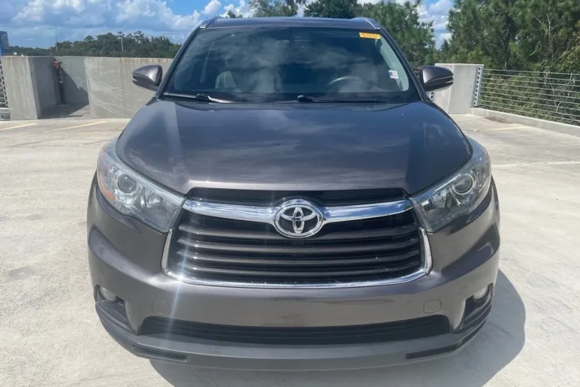 2016 Toyota Highlander XLE photo 1