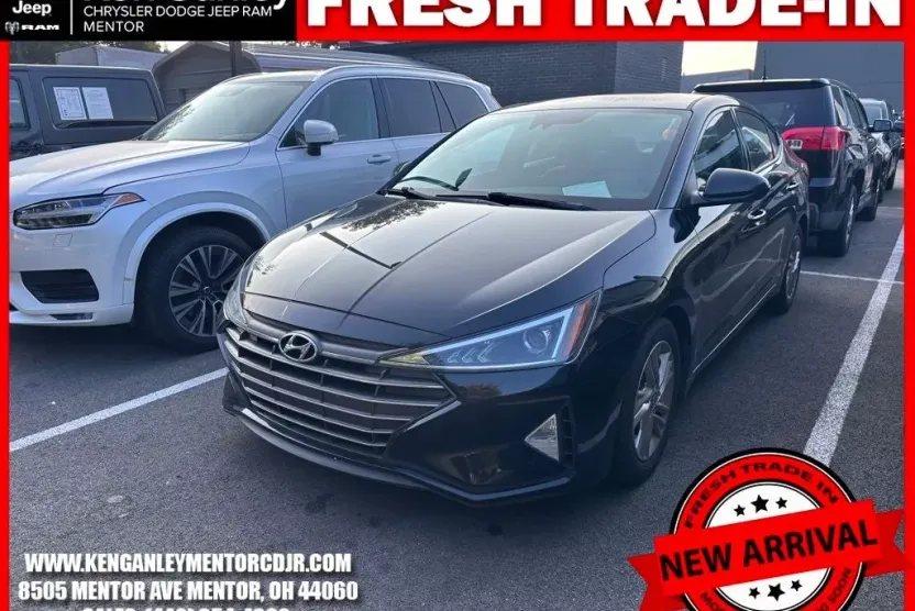 2020 Hyundai Elantra SEL photo 1