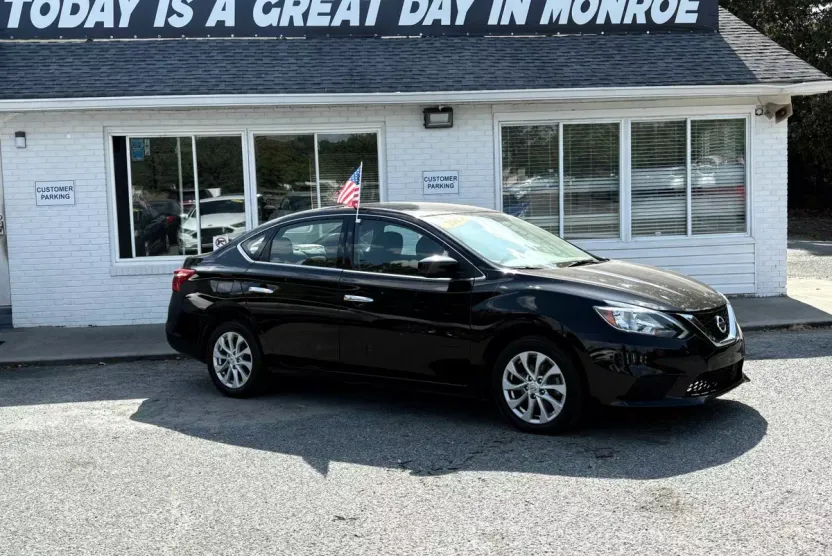 2019 Nissan Sentra SV photo 1