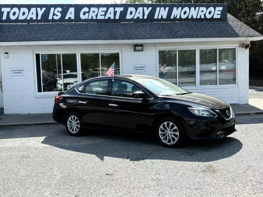 2019 Nissan Sentra SV photo 1