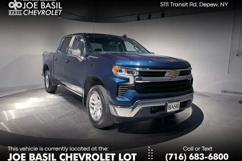2022 Chevrolet Silverado 1500 LT photo 1