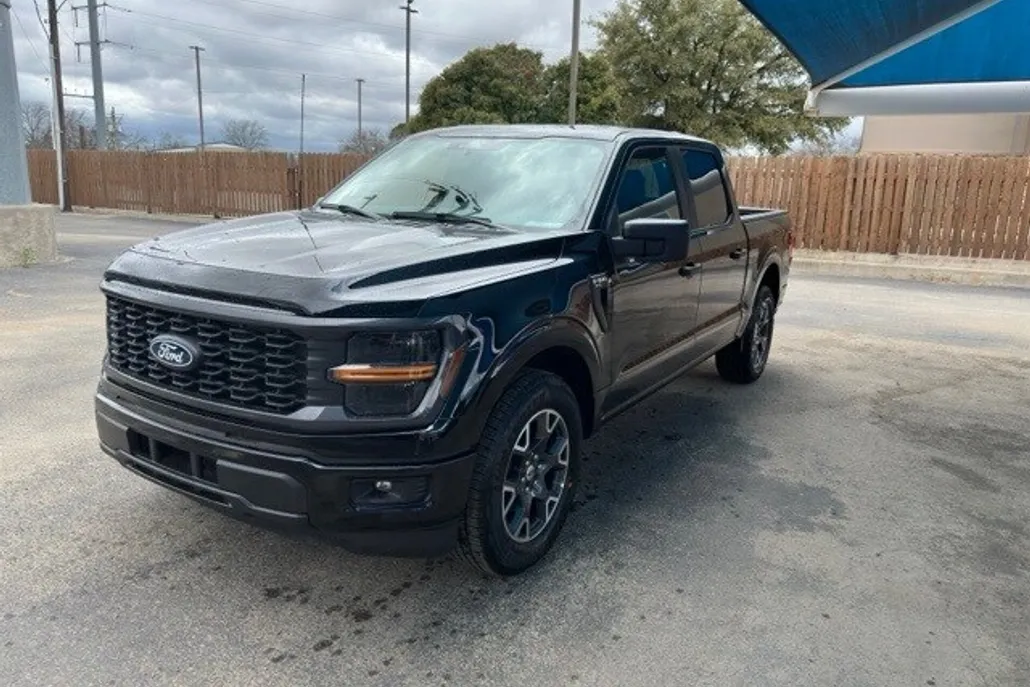 2025 Ford F-150 STX photo 1