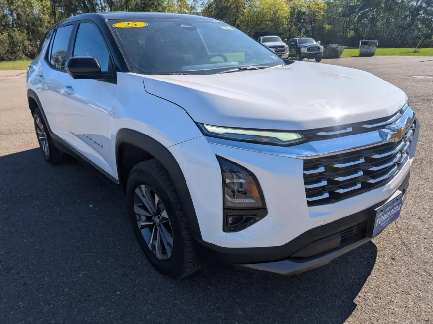 2025 Chevrolet Equinox LT photo 1