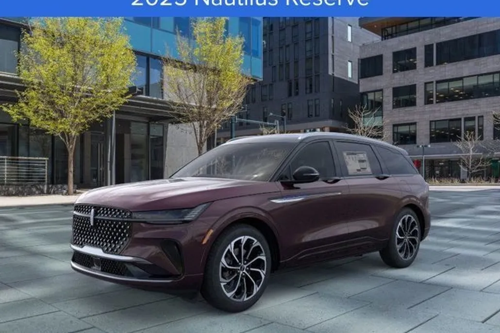 2025 Lincoln Nautilus Reserve photo 1