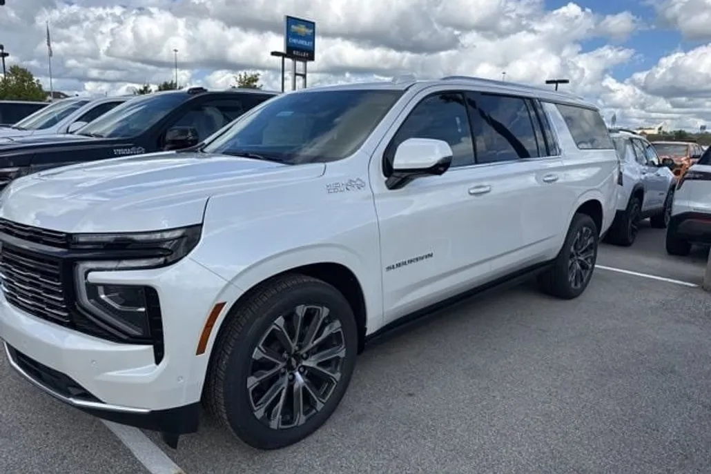 2025 Chevrolet Suburban High Country photo 1