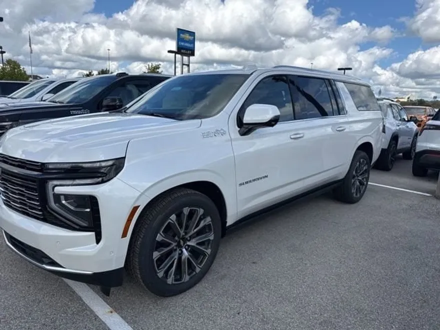 2025 Chevrolet Suburban High Country photo 1