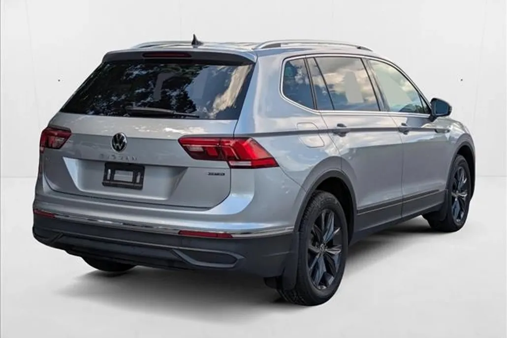 2024 Volkswagen Tiguan SE Sport photo 1
