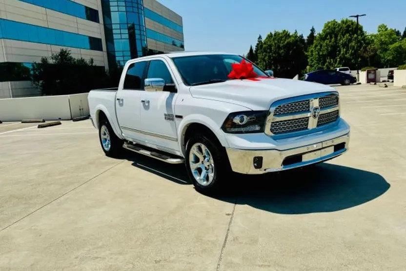 2017 Ram 1500 Laramie photo 1