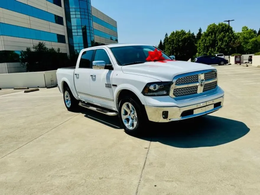 2017 Ram 1500 Laramie photo 1