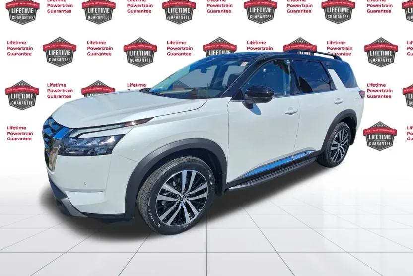 2025 Nissan Pathfinder Platinum photo 1
