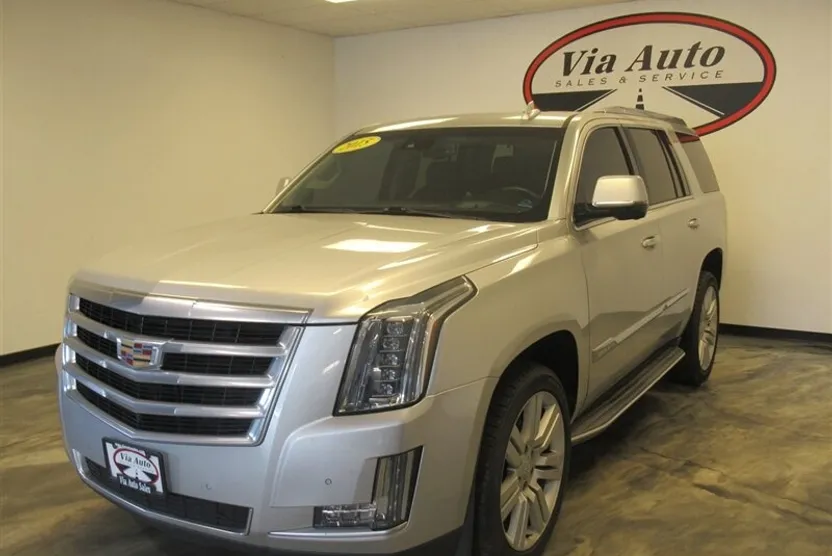 2015 Cadillac Escalade Luxury photo 1