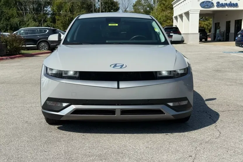 2023 Hyundai Ioniq 5 SEL photo 1