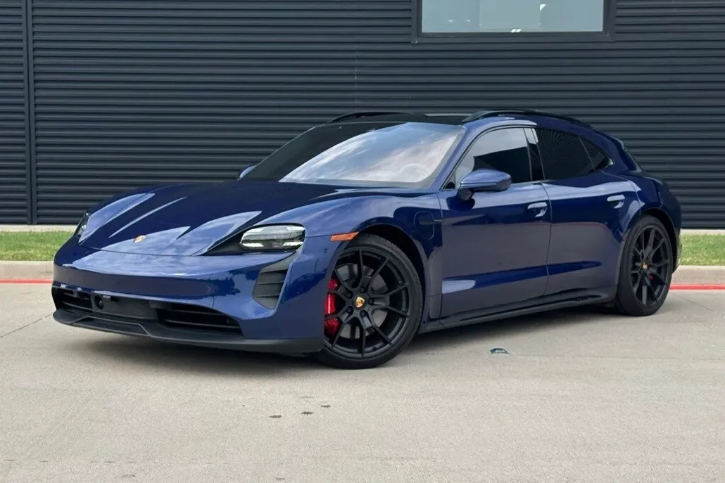 2024 Porsche Taycan GTS Sport Turismo photo 1