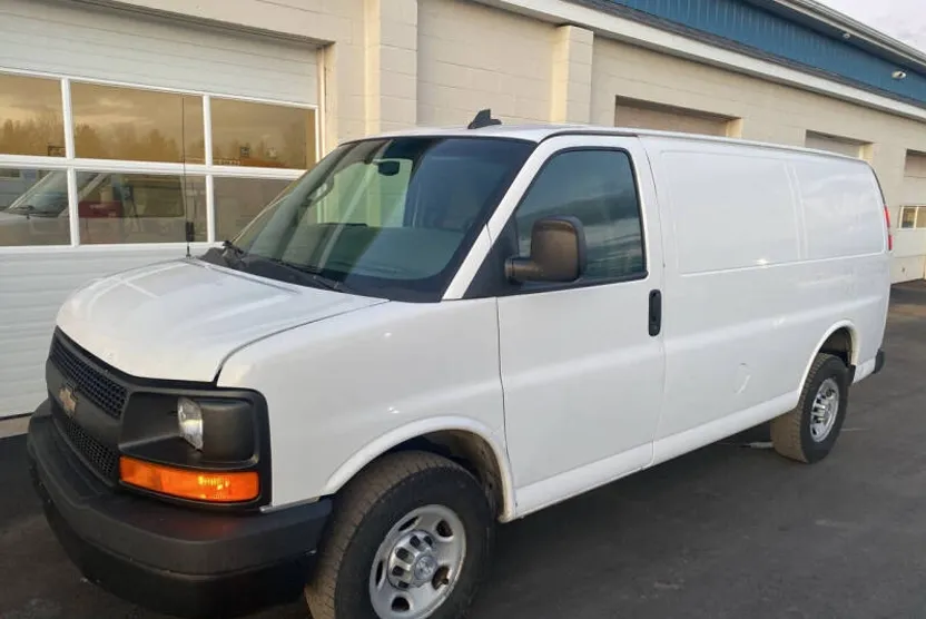 2017 Chevrolet Express 2500 Cargo Van photo 1