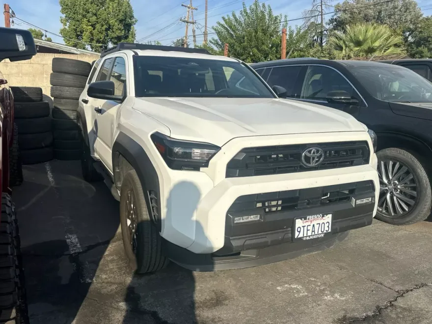 2025 Toyota 4Runner SR5 photo 1