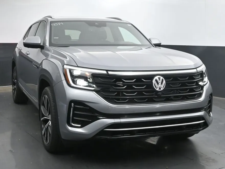 2026 Volkswagen Atlas Cross Sport SEL Premium R-Line photo 1