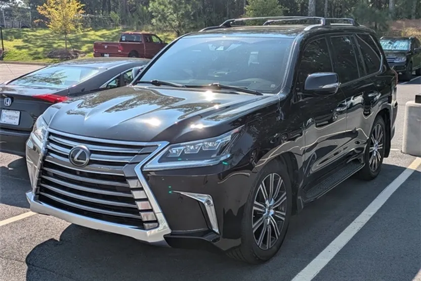 2020 Lexus LX 570 photo 1