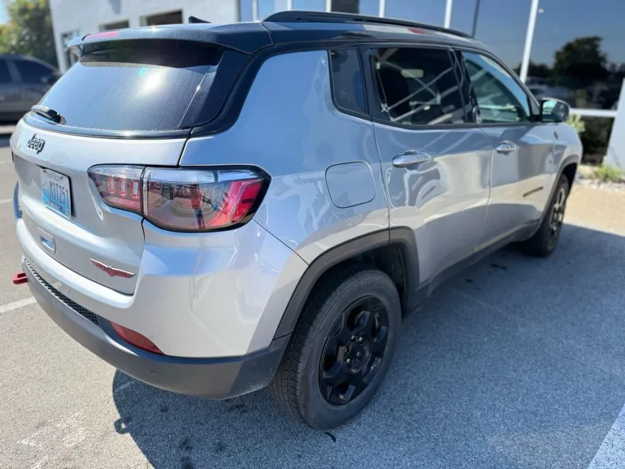2023 Jeep Compass Trailhawk photo 1