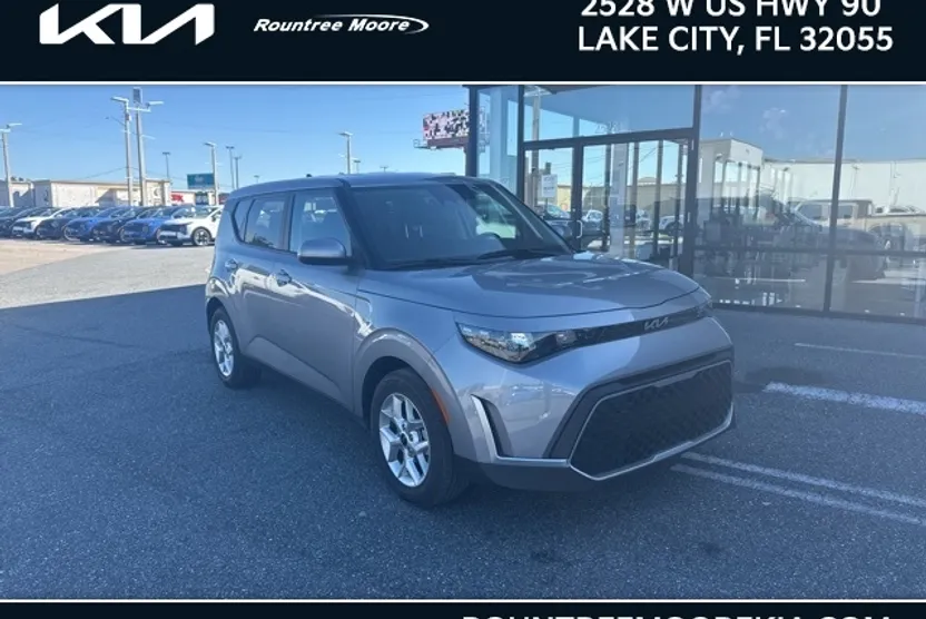 2025 Kia Soul LX S photo 1