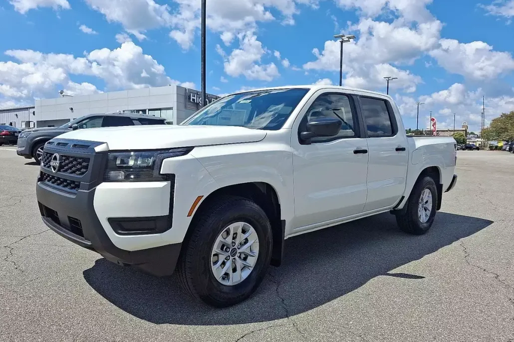 2026 Nissan Frontier Crew Cab S photo 1