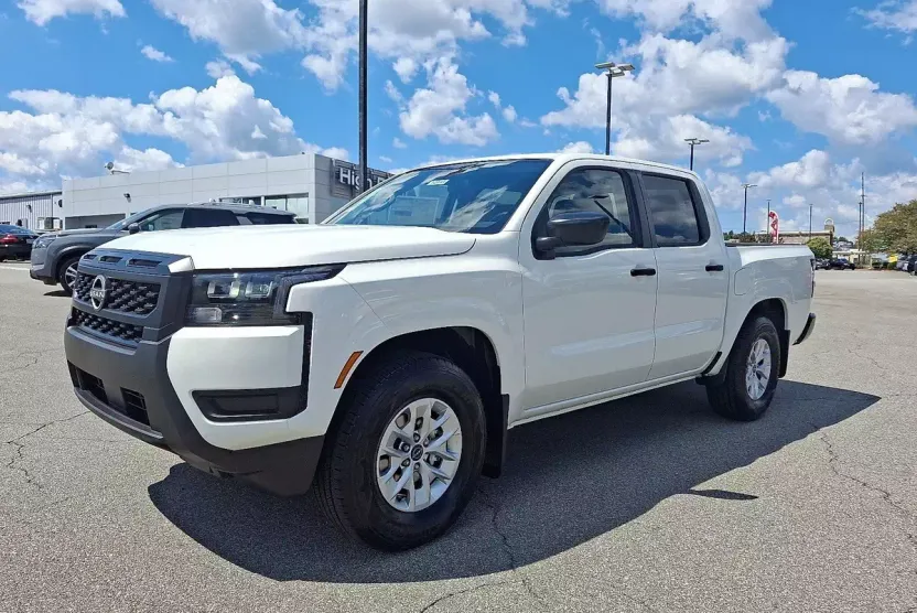 2026 Nissan Frontier Crew Cab S photo 1