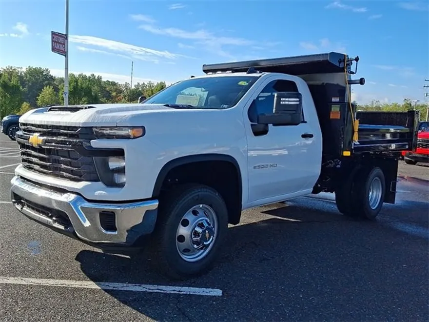 2025 Chevrolet Silverado 3500HD Work Truck photo 1