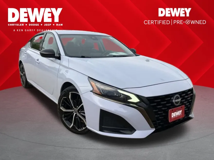 2023 Nissan Altima 2.5 SR photo 1