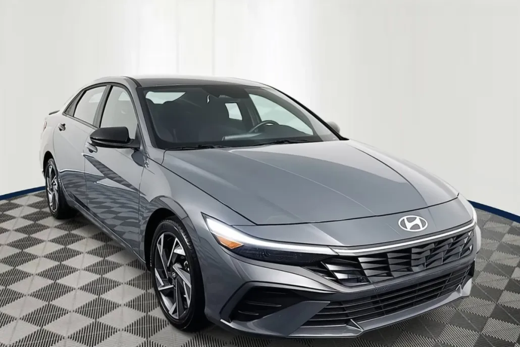 2025 Hyundai Elantra SEL Sport photo 1
