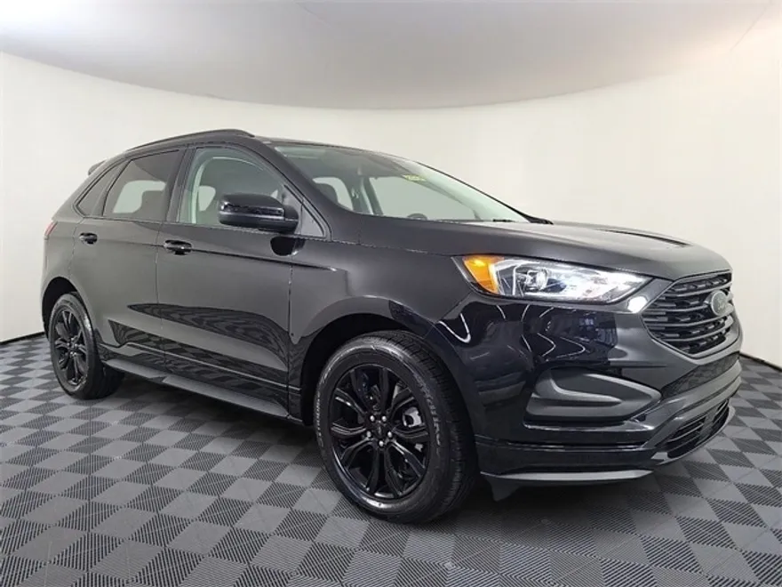 2023 Ford Edge SE photo 1