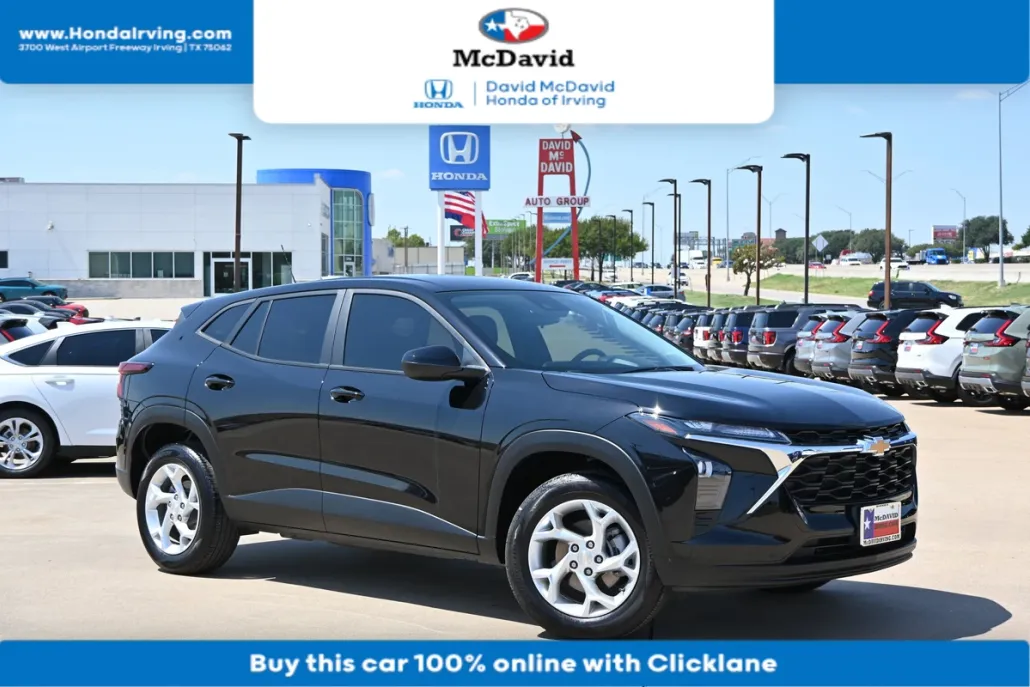 2025 Chevrolet Trax LS photo 1