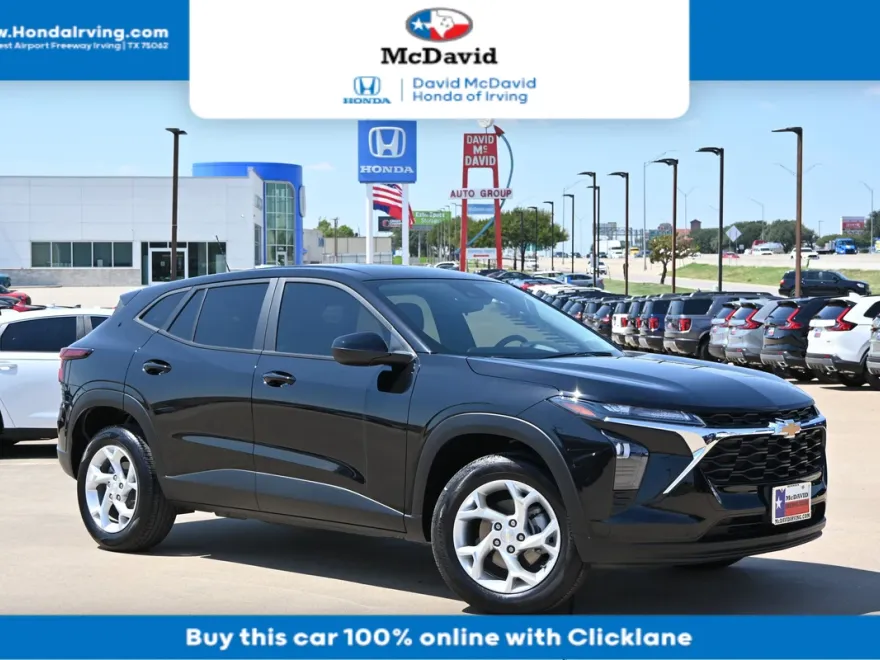 2025 Chevrolet Trax LS photo 1