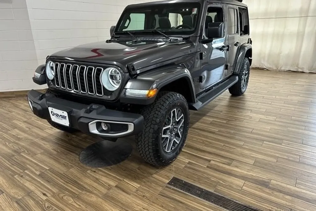 2025 Jeep Wrangler Sahara photo 1