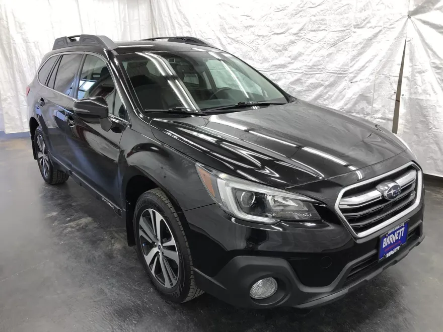 2019 Subaru Outback Limited photo 1