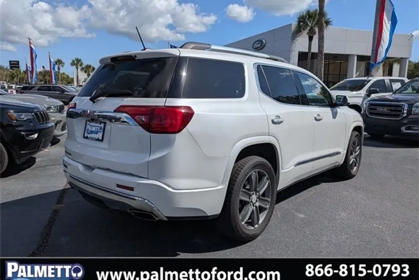 2017 Gmc Acadia Denali photo 1