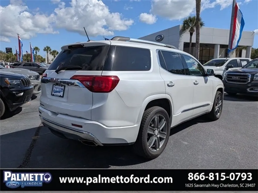 2017 Gmc Acadia Denali photo 1