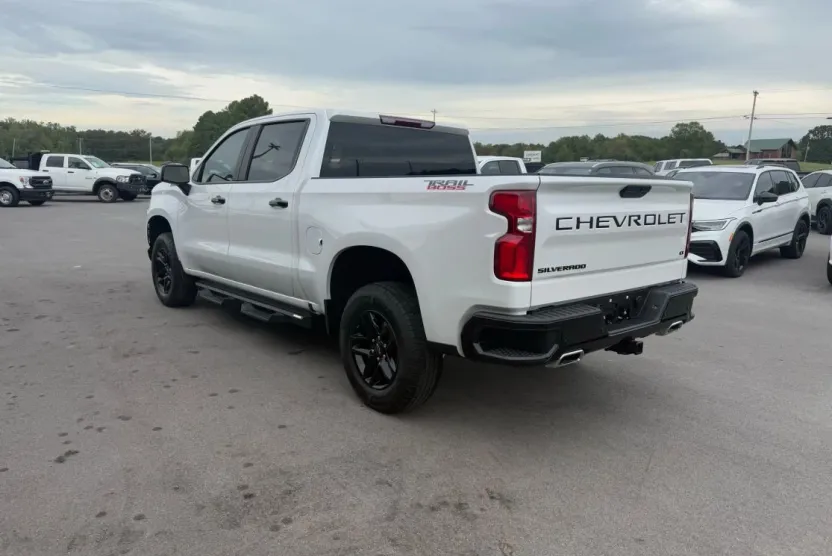 2022 Chevrolet Silverado 1500 LT Trail Boss photo 1