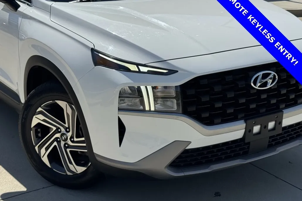 2023 Hyundai Santa Fe SEL photo 1