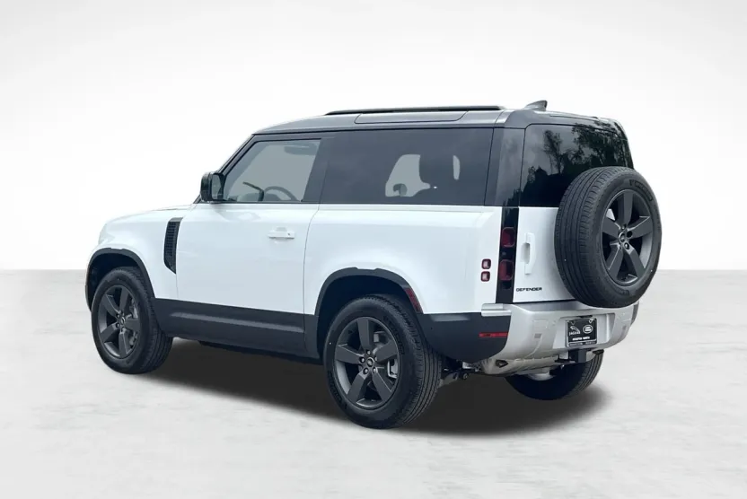 2025 Land Rover Defender S photo 1