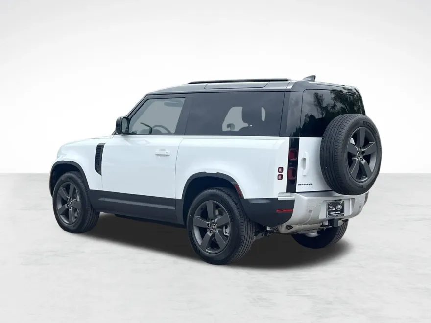 2025 Land Rover Defender S photo 1