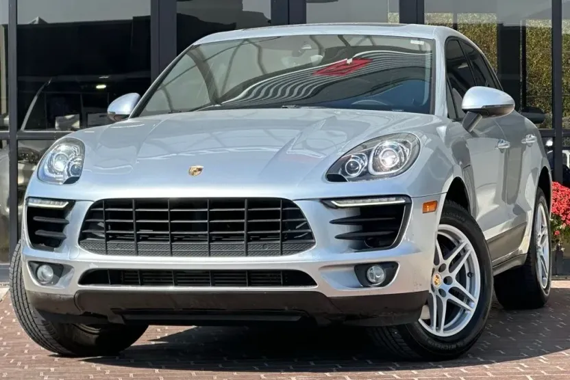 2017 Porsche Macan Base photo 1